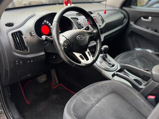 2011 Kia Sportage III, чёрный, 970000 рублей, вид 5