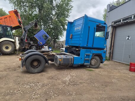 2002 Renault Magnum, голубой, 750000 рублей, вид 4