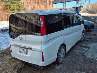 2016 Honda Stepwgn V, белый, 1449999 рублей, вид 5