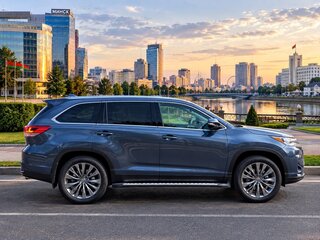 2019 Toyota Highlander III (XU50) Рестайлинг, серый, 2670000 рублей, вид 3