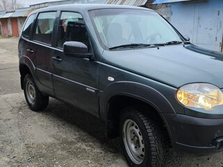 2018 Chevrolet Niva I Рестайлинг, серый, 770000 рублей, вид 2