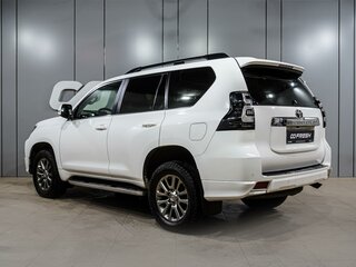 2020 Toyota Land Cruiser Prado 150 Series Рестайлинг 2, белый, 6849000 рублей, вид 2