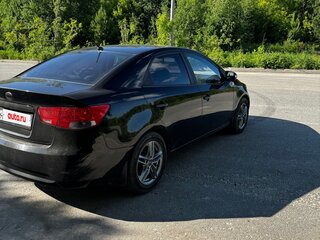 2009 Kia Cerato 4-speed II, чёрный, 565000 рублей, вид 3