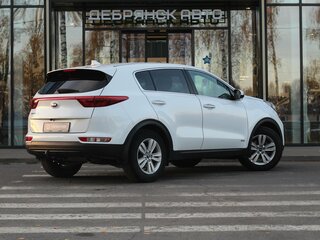 2018 Kia Sportage IV, белый, 2085000 рублей, вид 3