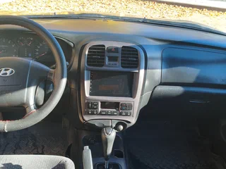 2004 Hyundai Sonata ТагАЗ IV (EF) Рестайлинг, бежевый, 310000 рублей, вид 5