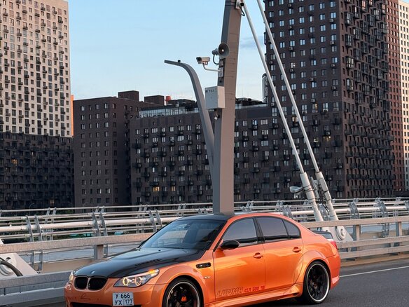 2005 BMW M5 IV (E60/E61), оранжевый, 4000000 рублей - вид 21