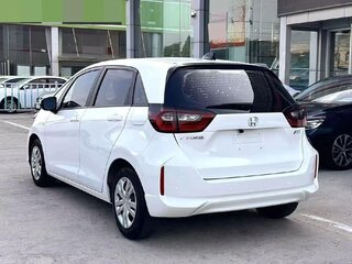 2022 Honda Fit IV, белый, 1180000 рублей, вид 4