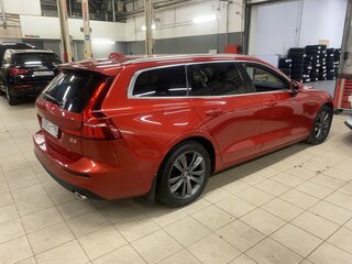 2019 Volvo V60 II, красный, 2499000 рублей, вид 4