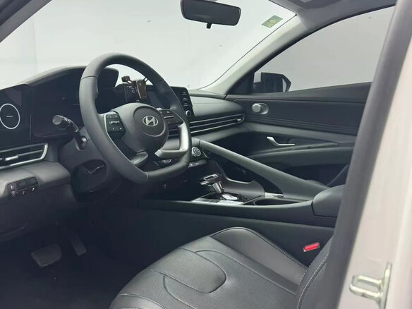 2023 Hyundai Elantra VII (CN7) Рестайлинг, белый, 1700000 рублей - вид 6