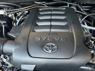 2018 Toyota Tundra CrewMax II Рестайлинг, чёрный, 9000000 рублей, вид 2