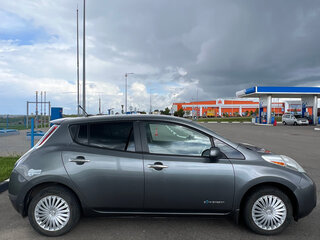 2014 Nissan Leaf I (ZE0/AZE0), серый, 775300 рублей, вид 5