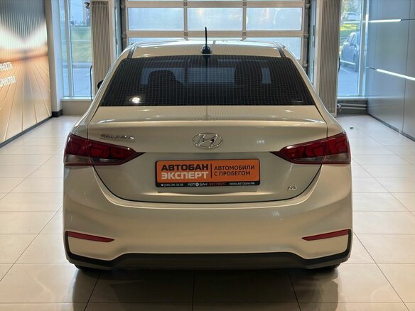 2018 Hyundai Solaris II, бежевый, 1089000 рублей - вид 4