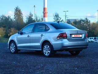 2018 Volkswagen Polo V Рестайлинг, серебристый, 1400000 рублей, вид 5