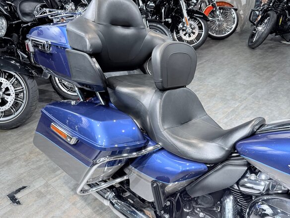 2017 Harley-Davidson Electra Glide, серебристый, 1799000 рублей - вид 19