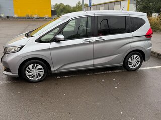 2019 Honda Freed II Рестайлинг, серебристый, 1500000 рублей, вид 5
