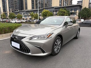 2024 Lexus ES 200 VII Рестайлинг 2, бежевый, 4977700 рублей, вид 1