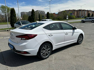 2019 Hyundai Elantra VI (AD) Рестайлинг, белый, 2150000 рублей, вид 3