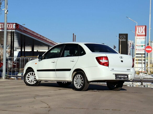 2013 Lada (ВАЗ) Granta I, белый, 409000 рублей - вид 6