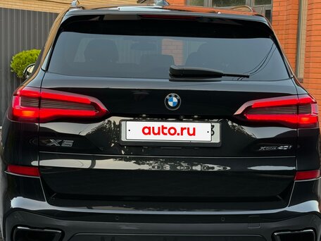 2020 BMW X5 40i IV (G05/G18), чёрный, 6900000 рублей, вид 3