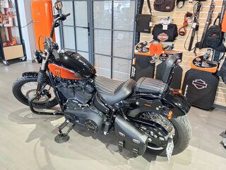 2021 Harley-Davidson Street Bob, чёрный, 1830000 рублей, вид 4
