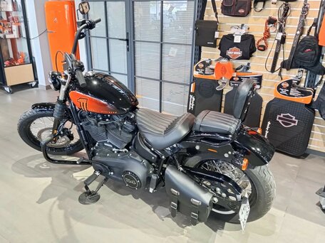 2021 Harley-Davidson Street Bob, чёрный, 1830000 рублей, вид 4