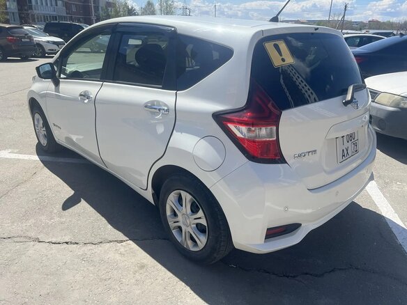 2019 Nissan Note e-Power II Рестайлинг, белый, 1100000 рублей - вид 6