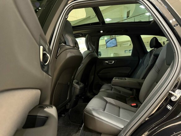 2026 Volvo XC60 II Рестайлинг 2, чёрный, 6650000 рублей - вид 34