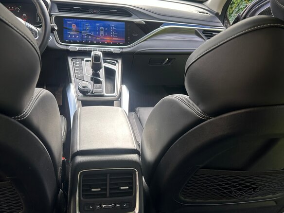 2023 Geely Atlas Pro, серый, 1770000 рублей - вид 13