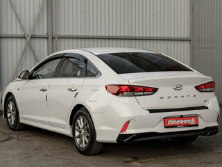 2018 Hyundai Sonata VII (LF) Рестайлинг, белый, 1735000 рублей, вид 4