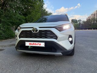 2019 Toyota RAV4 V (XA50), белый, 2980000 рублей, вид 3