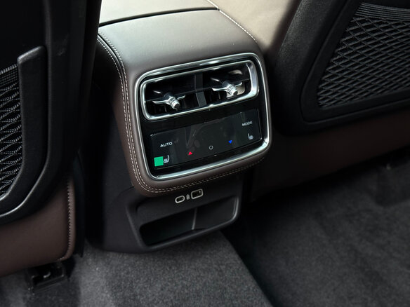 2026 Geely Monjaro (Xingyue L) I Рестайлинг 2 (China Market), белый, 4133000 рублей - вид 15