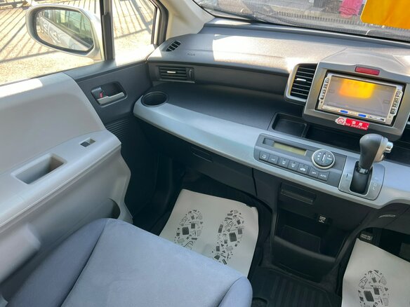 2008 Honda Freed I, серый, 999999 рублей - вид 16