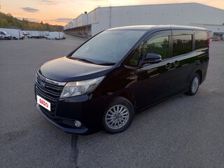 2014 Toyota Noah III (R80), чёрный, 1790000 рублей, вид 1
