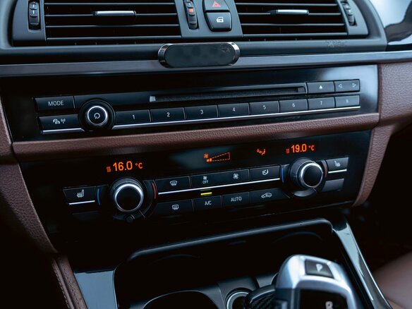 2016 BMW 5 серии 520i VI (F10/F11/F07) Рестайлинг, чёрный, 2095000 рублей - вид 16
