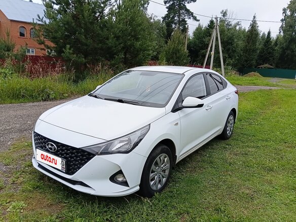 2020 Hyundai Solaris II Рестайлинг, белый, 1300000 рублей - вид 1