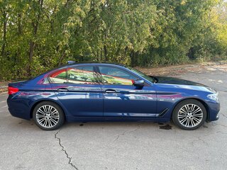 2017 BMW 5 серии 520d xDrive VII (G30/G31/G38), синий, 4000000 рублей, вид 4