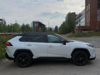2021 Toyota RAV4 V (XA50), белый, 3000000 рублей, вид 4