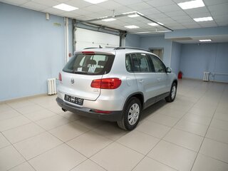 2014 Volkswagen Tiguan I Рестайлинг, серебристый, 1299000 рублей, вид 3