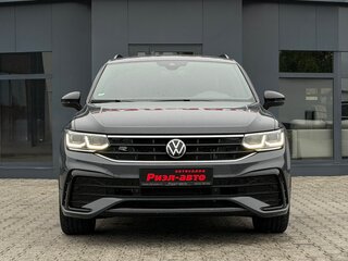 2022 Volkswagen Tiguan II Рестайлинг, серый, 3750000 рублей, вид 2
