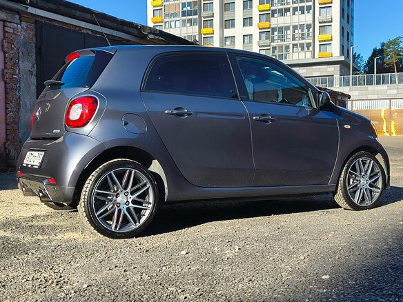 2017 Smart Forfour Brabus II, серый, 2000000 рублей - вид 7