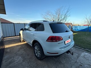 2012 Volkswagen Touareg II, белый, 1800000 рублей, вид 3