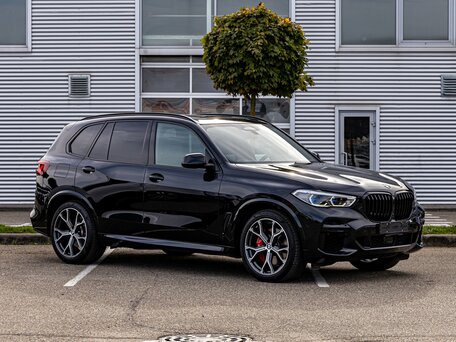 2022 BMW X5 40i IV (G05/G18), чёрный, 8295000 рублей, вид 3