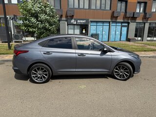 2020 Hyundai Solaris II Рестайлинг, серый, 1285000 рублей, вид 4