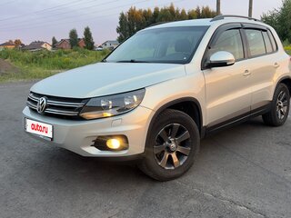 2013 Volkswagen Tiguan I Рестайлинг, серебристый, 1337000 рублей, вид 1