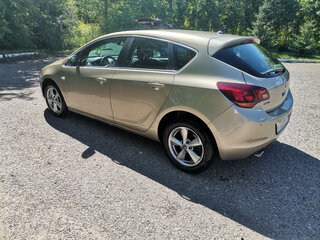 2012 Opel Astra J, бежевый, 630000 рублей, вид 3