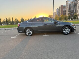 2021 Chevrolet Malibu IX Рестайлинг, серый, 1685000 рублей, вид 5