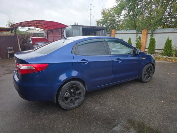 2013 Kia Rio III, синий, 520000 рублей - вид 3