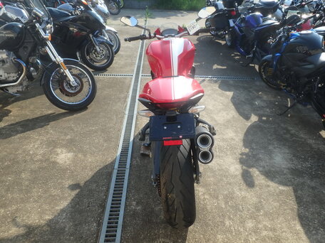 2015 Ducati Monster 821, красный, 640000 рублей, вид 4