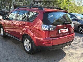 2011 Mitsubishi Outlander II Рестайлинг, красный, 950000 рублей, вид 4