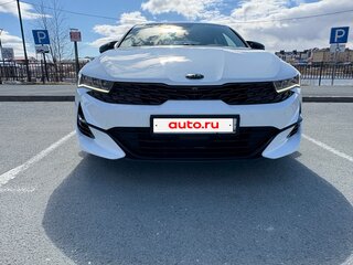 2021 Kia K5 III, белый, 2550000 рублей, вид 2